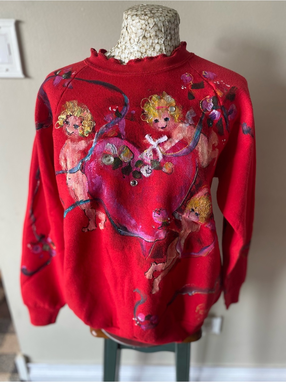 Vintage 90s Red Cherub Valentines Day Detail Women’s crewneck